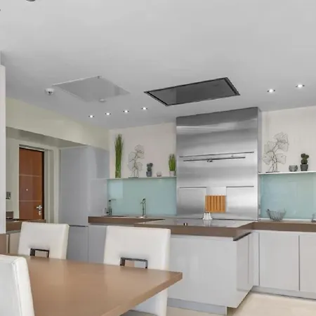 Villa With Stunning Sea Views On Prestigious Area
